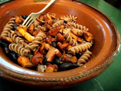 Black Runners with Chanterelle Mushrooms - Rancho Gordo